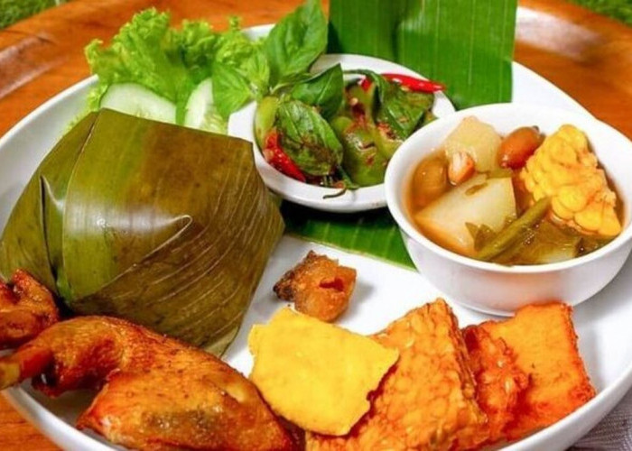Nasi Timbel, Warisan Kuliner Sunda yang Tetap Bertahan di Tengah Modernisasi