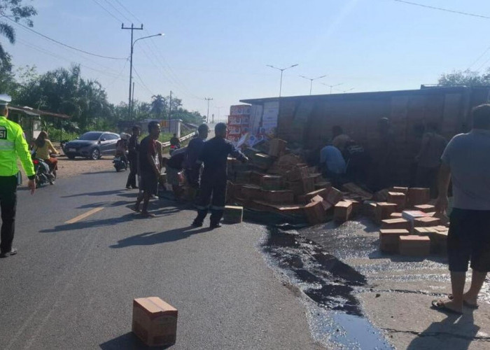 Rem Blong, Pasutri Tewas Tertimpa Truk