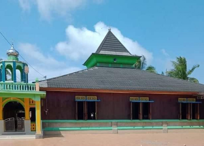 Masjid Agung Nurul Iman di Sanga Desa Mirip Masjid Agung Palembang, Begini Ceritanya...