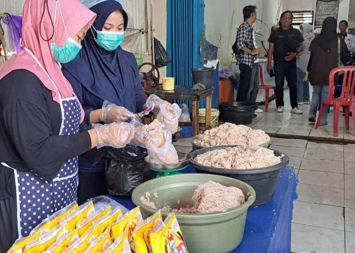 Permintaan Tinggi dari SPPG, Penjualan Ikan Giling di Prabumulih Naik Drastis