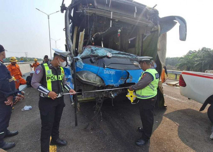 Tabrakan Beruntun di Tol Palindra, 17 Penumpang Bus Damri Terluka
