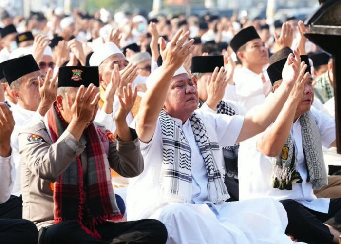 Gubernur Herman Deru Ajak Masyarakat Perbanyak Doa, Sumsel Gelar Salat Istisqa Hadapi Karhutla