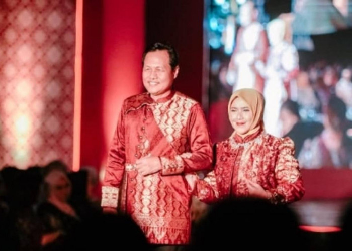 Bupati Edison Mempromosikan Songket Makraje di Ajang SSN 2025 Berharapkan Songket Makraje Go Internasional