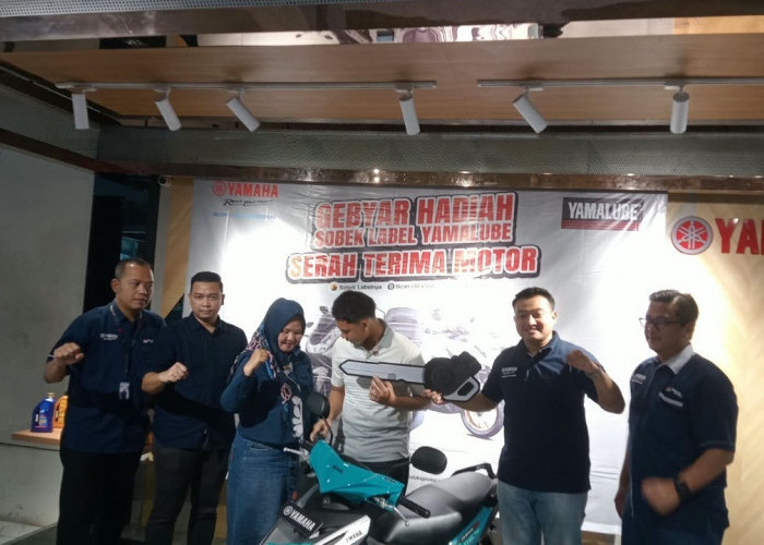 Gebyar Sobek Label Yamalube, Yamaha Thamrin Brothers Serahkan Hadiah Mio M3 di Palembang