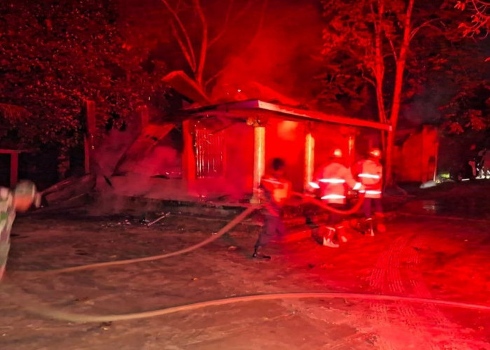 Makam Keramat Puyang Gunung Ibul Terbakar, Spekulasi Bermunculan, Netizen: Jangan Kaitkan Dengan Mistis Ce