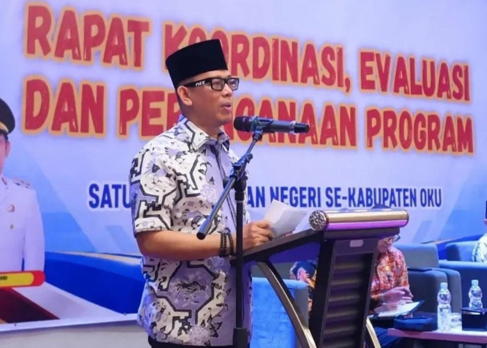 Teddy Minta Guru di OKU Jauhi Pinjol dan Judol