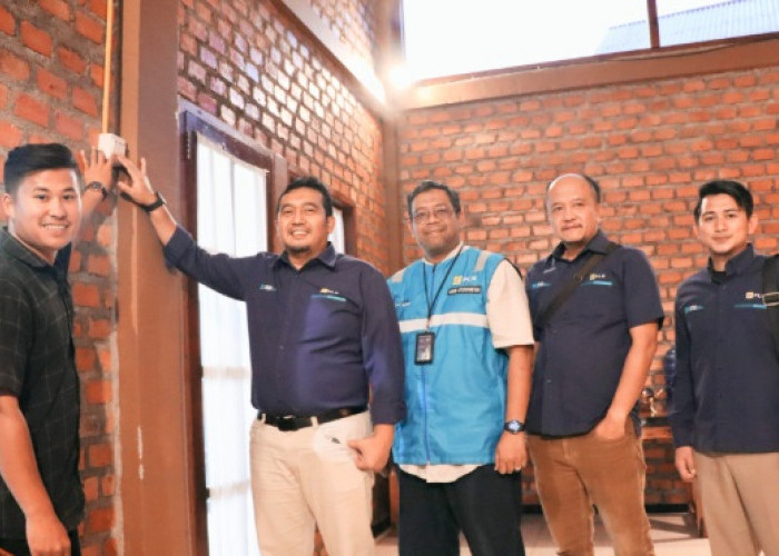 PLN Pulihkan Kelistrikan 100% di Sungai Penuh dan Kerinci, Bagikan 1.600 Lampu Emergency & Dorong Kota Energi 