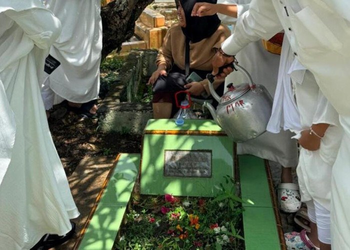 Tradisi Ziarah Kubur Saat Lebaran di Lubuklinggau, Wujud Doa dan Silaturahmi Lintas Generasi