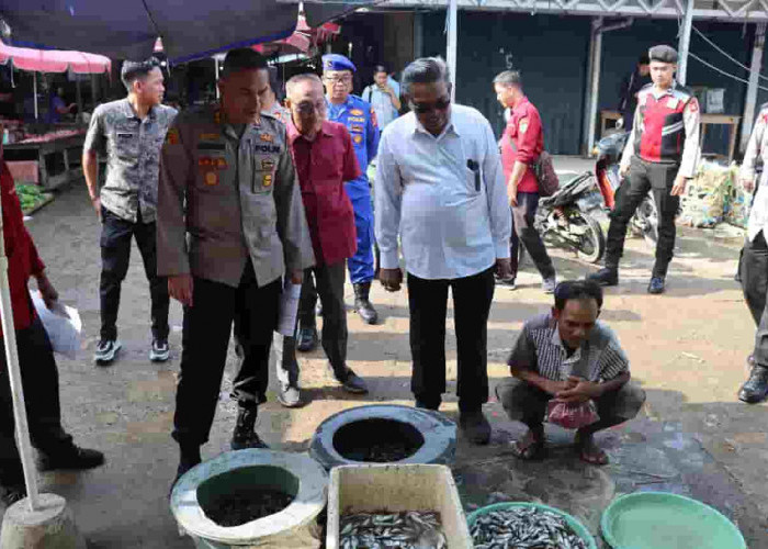 Jelang Nataru, Harga Sembako di Pasar Randik Sekayu Stabil, Ini Kata Kapolres Muba...