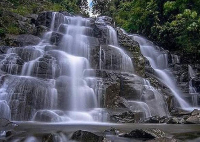 Kecantikan dan Keindahan Alam Sumatera Barat: Air Terjun Sarasah
