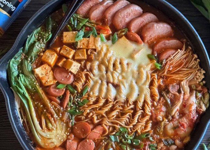 Budae Jjigae : Perpaduan Sejarah dan Rasa dalam Semangkuk Sup Pedas Korea