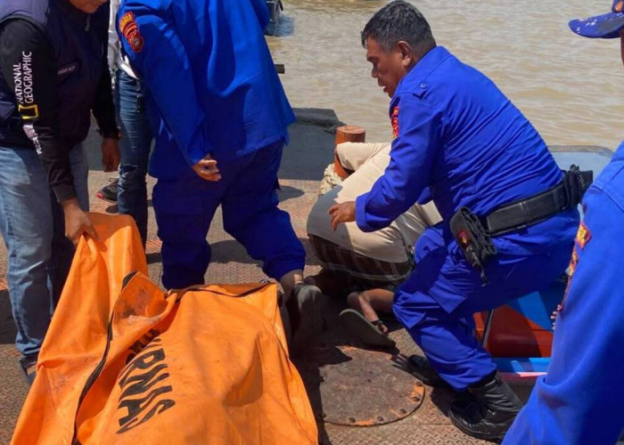 Jatuh dari Tongkang, Dua Korban Ditemukan Meninggal Dunia di Sungai Baung