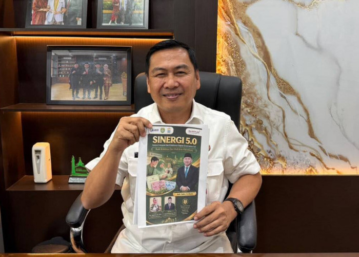 Kado Kelahiran dari Wali Kota Palembang, Bayi Lahir Langsung Dapat Akta Kelahiran Pertama di Indonesia