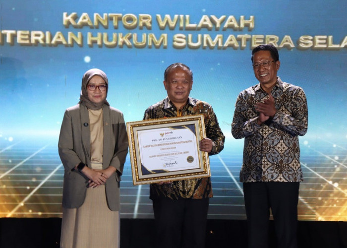 Kemenkum Sumsel Terima Penghargaan WBBM dari Menpan RB
