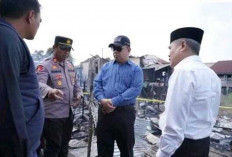 Wabup Ogan Ilir Serahkan Bantuan untuk Korban Kebakaran Enam Rumah di Pemulutan Ilir