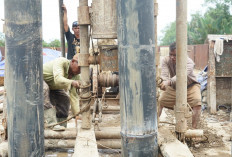 Satgas Kebut Pekerjaan, Pemasangan Pipa Pylon Jembatan Gantung Kuala Dua Belas Dipercepat