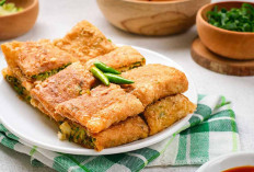 Martabak Telur : Kuliner Legendaris yang Terus Memikat Lidah Indonesia