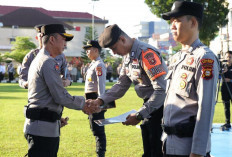 Kapolda Sumsel Beri Penghargaan 48 Personel Berprestasi, Dukung Transformasi SDM Polri Unggul