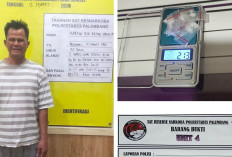 Kabur Saat Digerebek, Pengedar Sabu di Palembang Sembunyikan Barang Bukti di Atap Seng