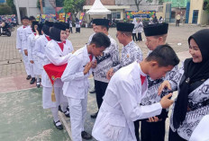 Pengurus Provinsi PGRI Menjadi Petugas Upacara pada Peringatan HUT ke-80 PGRI dan HGN 2025