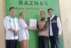 Perkuat Penghimpunan, Baznas OKU Serahkan Dua SK UPZ 