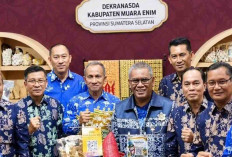 Batik Khaman Muara Enim Tampil di Parade Wastra Nusantara Kriya Nusa 2026