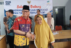 Langsung Pantau Pembagian Bansos, Bupati Berharap Atur Penggunaan Sesuai Kebutuhan   