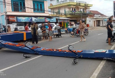 Gapura Kenanga Roboh Terseret Truk, Warga Soroti Kelalaian Sopir dan Kualitas Bangunan