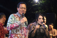 Rita Sugiarto Goyang Ribuan Warga Muara Enim