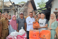 Wali Kota Prabumulih H Arlan Turun Langsung ke Lokasi Kebakaran Talang Sako, Serahkan Bantuan 