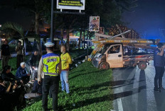 Kecelakaan Beruntun Libatkan Tiga Kendaraan di Depan Mapolres Prabumulih, Tiga Korban Dilarikan ke Rumah Sakit