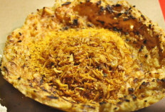 Kerak Telur, Kuliner Legendaris Betawi yang Tak Lekang oleh Waktu