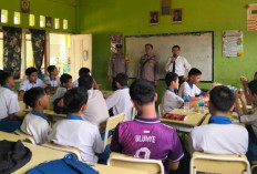 Ajak Pelajar SMP Insan Cendikia Jauhi Kenakalan Remaja