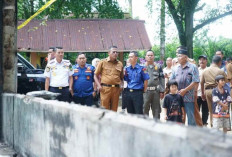 Wali Kota Prabumulih Tinjau Kebakaran Makam Puyang Gunung Ibul, Pastikan Segera Dibangun Kembali