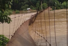 Dua Tahun Putus, Perbaikan Jembatan Gantung di Desa Banuayu OKU Belum Dilakukan