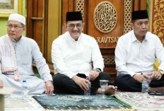 Sekda Sumsel Edward Candra Safari Ramadan di Masjid Al Kautsar Sako Palembang