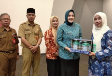 Pemkot Prabumulih Salurkan Pupuk Organik Cair Gratis untuk 60 Kelompok Tani dan KWT 