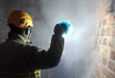 Diduga Akibat Lupa Matikan Kompor Usai Goreng Ubi, Rumah Pedagang Sate di Prabumulih Ludes Terbakar