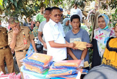 Wali Kota Prabumulih H Arlan Tinjau Korban Kebakaran, Salurkan Bantuan dan Beri Dukungan Moril