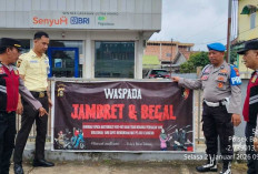 Patroli Jalan Kaki Polsek Babat Toman Sasar Pasar hingga Perbankan, Warga Merasa Lebih Aman