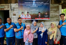 PLN Bengkulu Nyalakan Harapan 473 Warga Lebong, Rumah Kayu di Pelosok Kini Terang Benderang