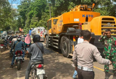 Truk Tangki BBM Terguling, Timbulkan Akibatkan Kemacetan