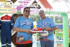 Komitmen ESG: Pertamina Drilling Pamerkan Sepatu dan Pouch Upcycle dari Coverall Bekas di Ajang ECORUN 2025