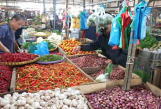 Harga Bahan Pangan di Pasar Inpres Muara Enim Fluktuatif, Bawang dan Cabai Naik