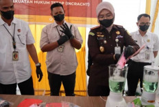 Dipimpin Kajari Asvera Primadona, Kejari Prabumulih Musnahkan Ratusan Gram Sabu dan Barang Bukti Kejahatan