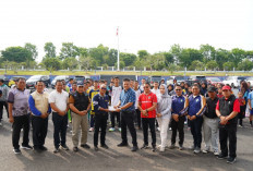 Lepas Kontingen POPDA, Bupati OKUT Komitmen Pembinaan Atlet Muda