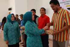 Pemkot dan BAZNAS Salurkan 200 Paket Gizi Protein Hewani di Sukarami