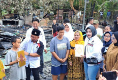 Berikan Dukungan Moril, PSI Prabumulih Salurkan Bantuan untuk Korban Kebakaran Bedeng 6 Pintu