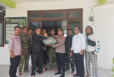 Kapolsek Sanga Desa Sampaikan Ucapan HUT TNI ke-81 kepada Danramil Babat Toman