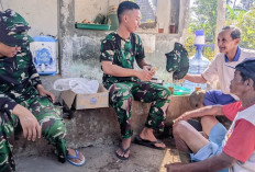 Bukan Sekedar Bawahan: Momen Prada Sopyan Nyalakan Rokok Mbah Tarno di Jeda Cor Jalan TMMD Cukil